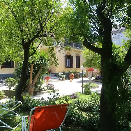 Elide Apartment